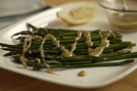 Asparagus with tahina emulsion, oil and vinegar in air fryer