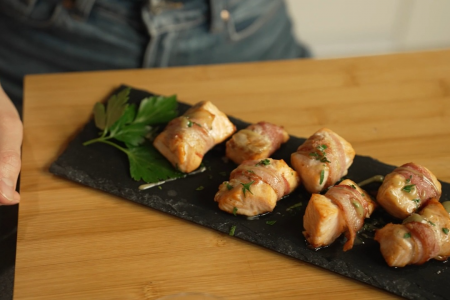 Salmon bites with crispy bacon in air fryer