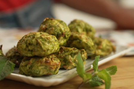 Mint and zucchini pancakes in air fryer