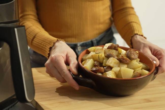 Sausages and potatoes in air fryer