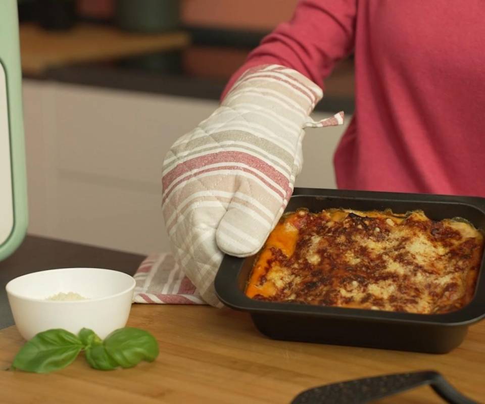 Lasagna bolognese in air fryer