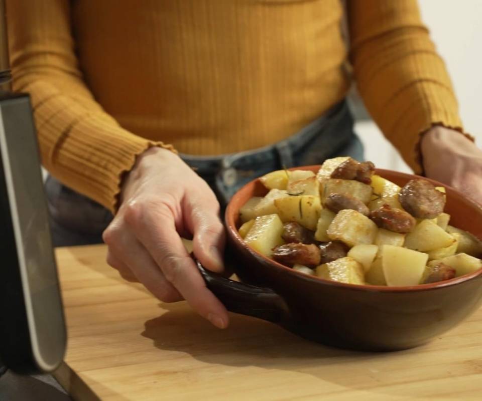 Sausages and potatoes in air fryer