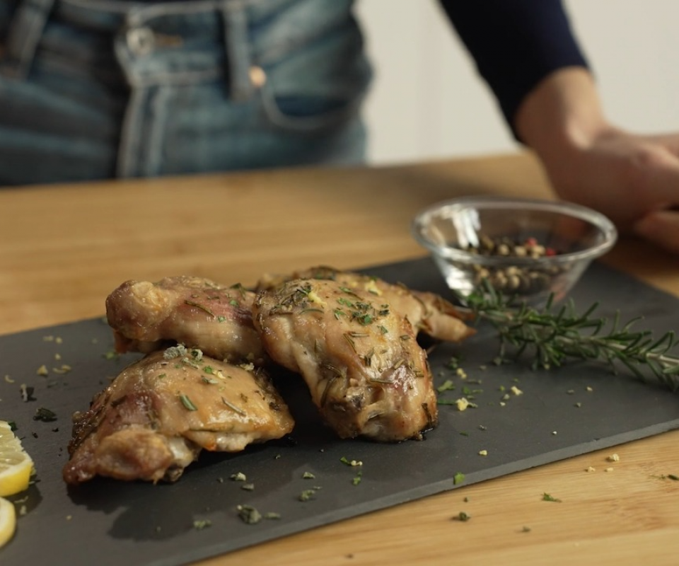 Chicken thighs with herbs in air fryer