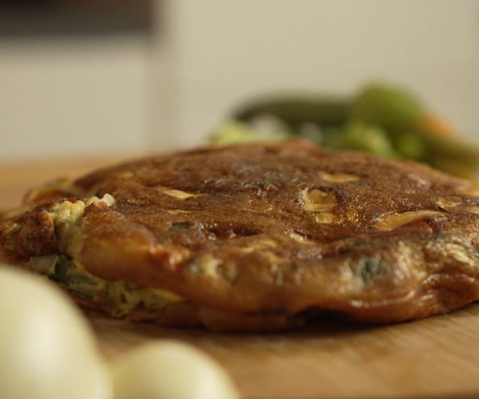 Torta salata zucchine, provola e salsiccia in friggitrice ad aria