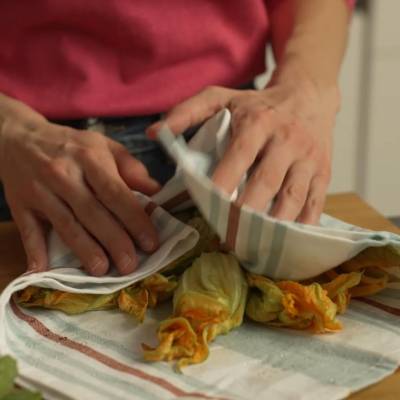 wash the stuffed squash blossoms