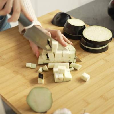 Cut and arrange the aubergines