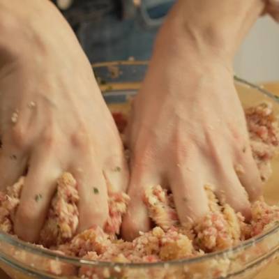 mix the ingredients for meatloaf