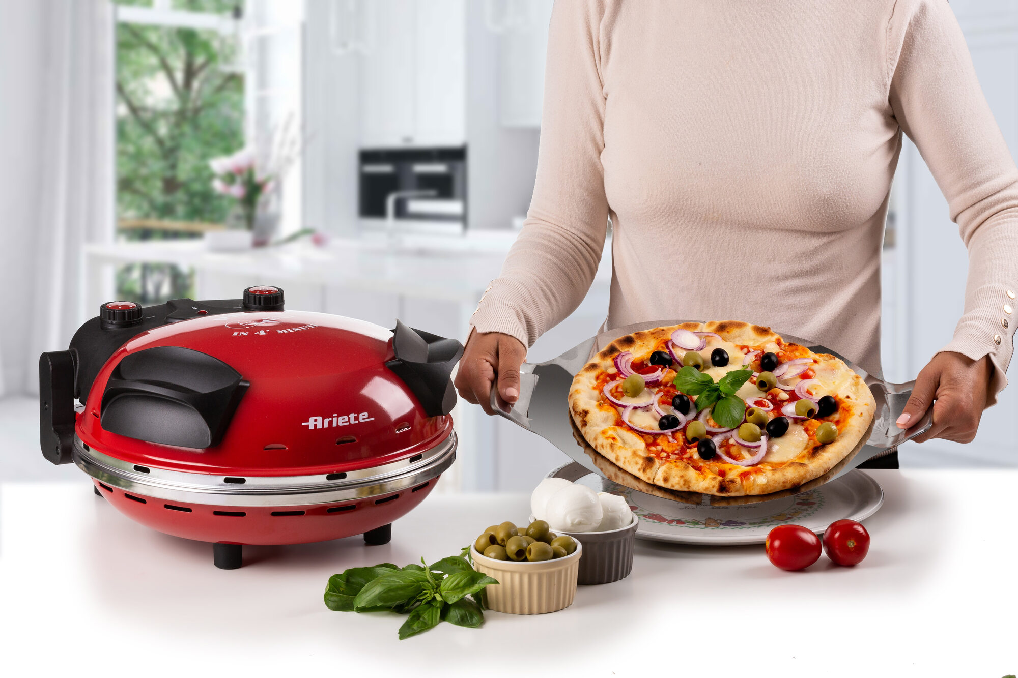 Red oven for homemade pizza, Pizza oven in 4 minutes